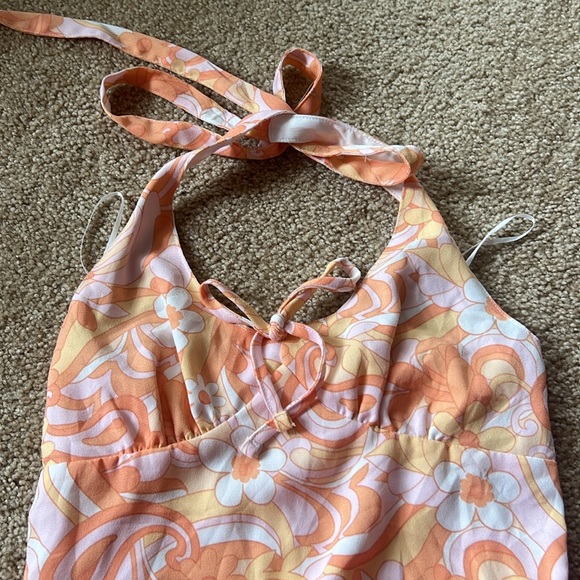 Hollister Crop Top with Tie - Picture 2 of 4